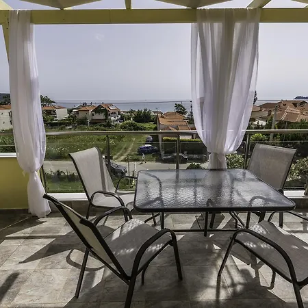 מלון דירות Rania 3*