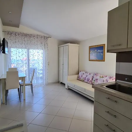 Ξενοδοχείο με διαμερίσματα Rania Σκάλα Ποταμιάς