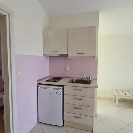 Rania Apartahotel