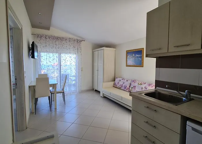 Hotel de apartamente Rania Skala Potamia