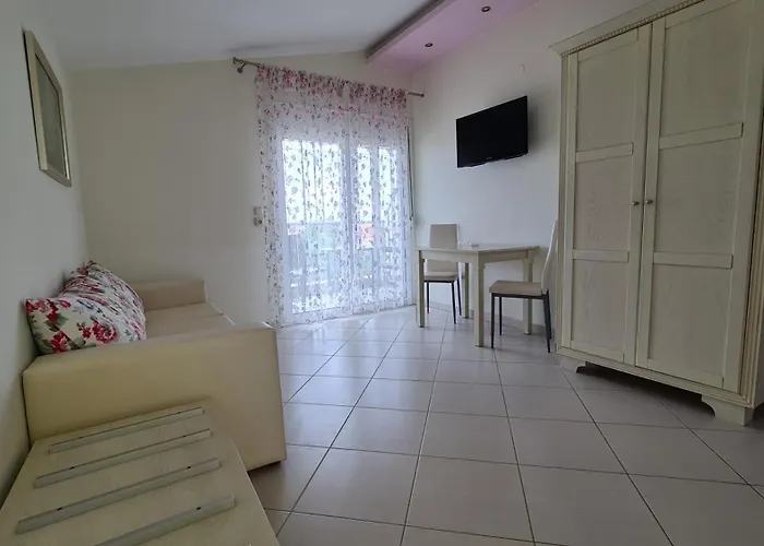 Hotel de apartamente Rania 3*